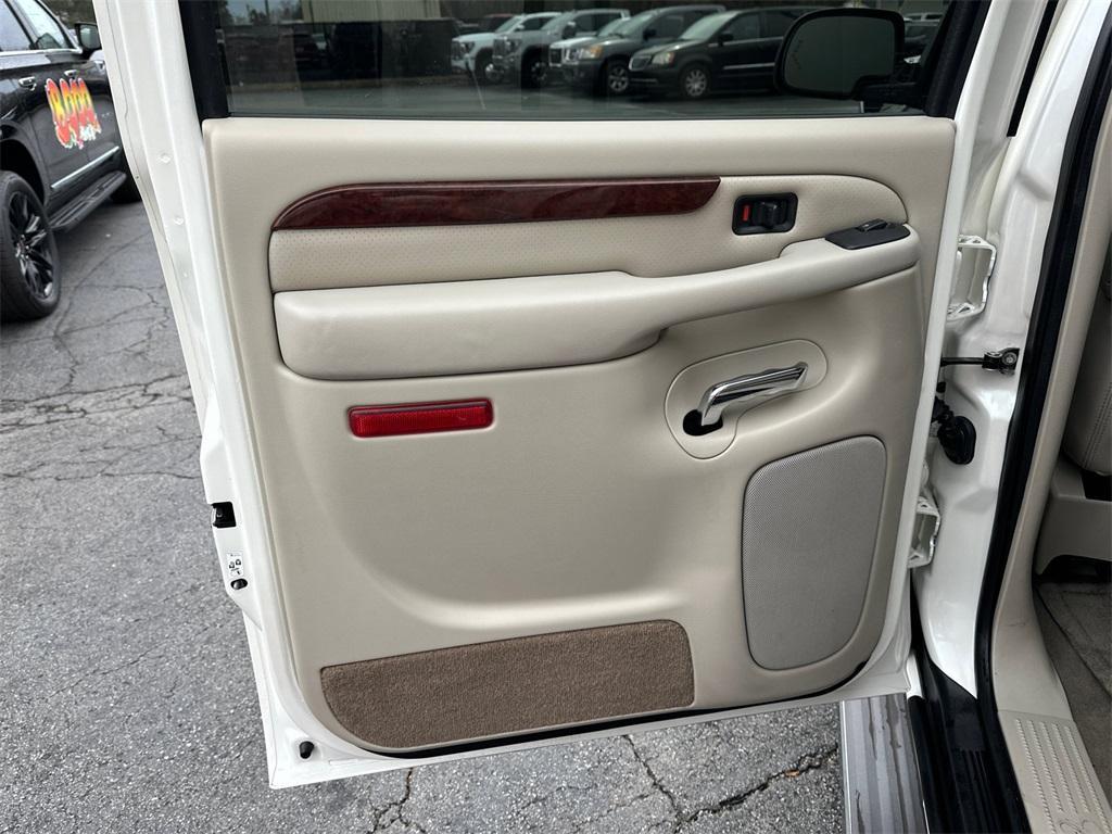 used 2006 Cadillac Escalade EXT car, priced at $22,886