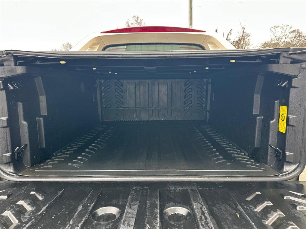 used 2006 Cadillac Escalade EXT car, priced at $22,886