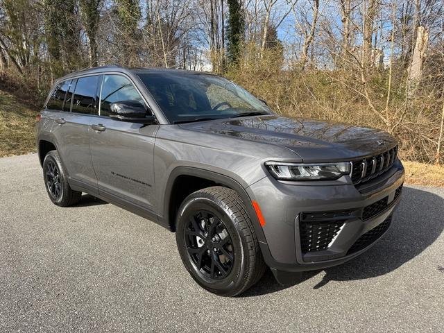 new 2026 Jeep Grand Cherokee car, priced at $44,390