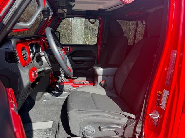 used 2021 Jeep Gladiator car, priced at $32,800