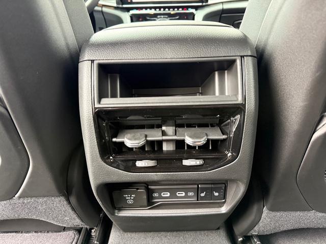 new 2026 Jeep Grand Cherokee car, priced at $47,690