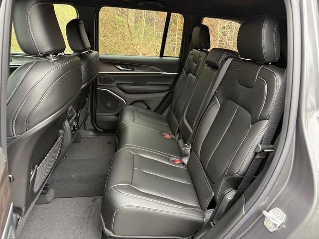 new 2026 Jeep Grand Cherokee car, priced at $47,690