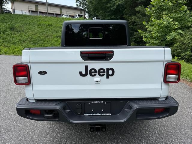 new 2025 Jeep Gladiator car, priced at $42,599