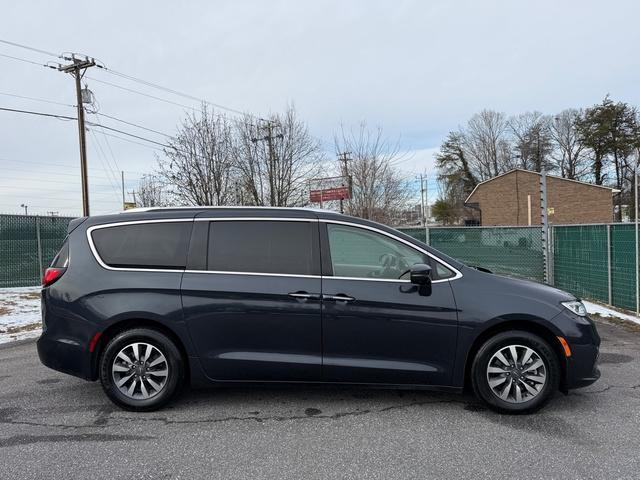 used 2021 Chrysler Pacifica Hybrid car, priced at $16,999