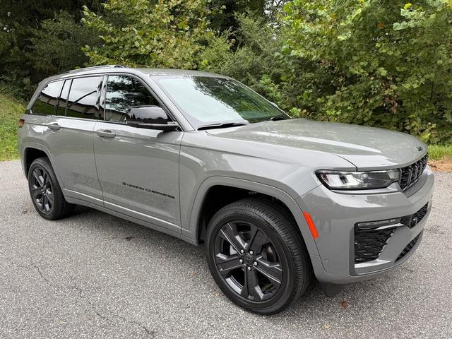 new 2027 Jeep Grand Cherokee car, priced at $53,390
