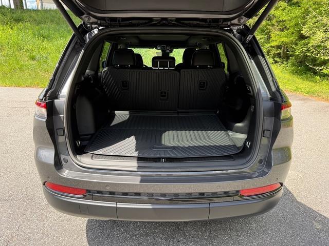 used 2025 Jeep Grand Cherokee car, priced at $42,999