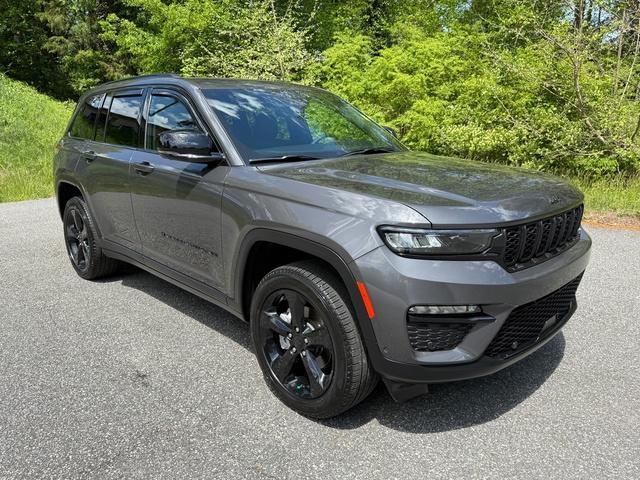 used 2025 Jeep Grand Cherokee car, priced at $42,999
