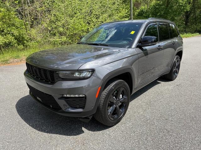 used 2025 Jeep Grand Cherokee car, priced at $42,999