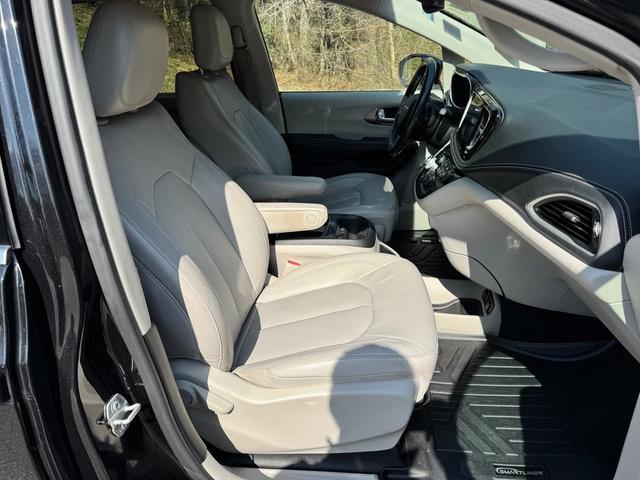 used 2021 Chrysler Pacifica car, priced at $21,999