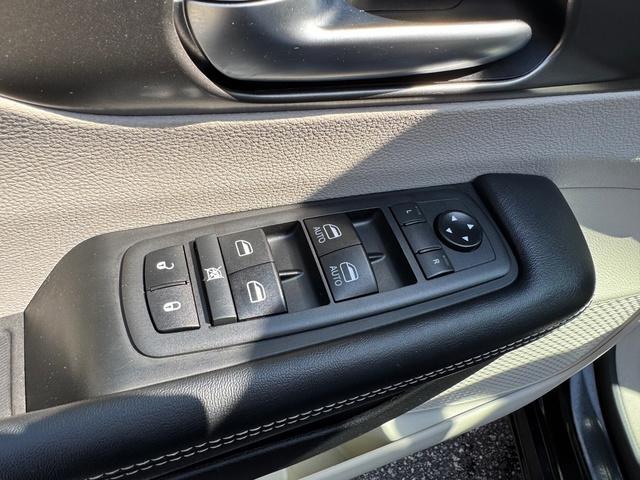 used 2021 Chrysler Pacifica car, priced at $21,999