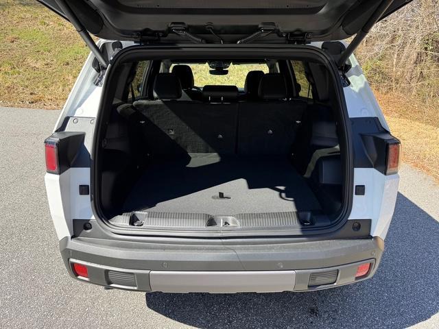 new 2026 Jeep Cherokee car, priced at $39,999