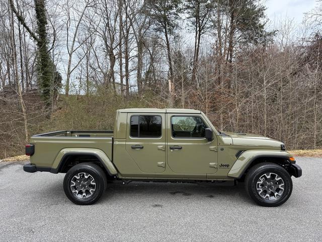 new 2026 Jeep Gladiator car, priced at $50,999
