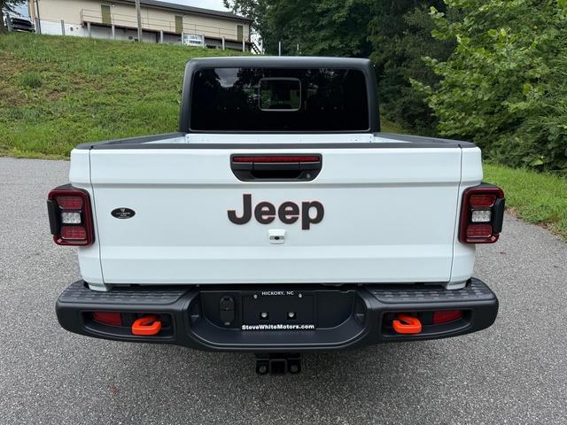 new 2025 Jeep Gladiator car, priced at $48,999