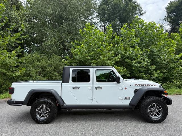 new 2025 Jeep Gladiator car, priced at $48,999