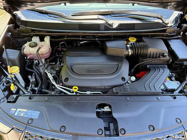 used 2025 Chrysler Pacifica car, priced at $36,999