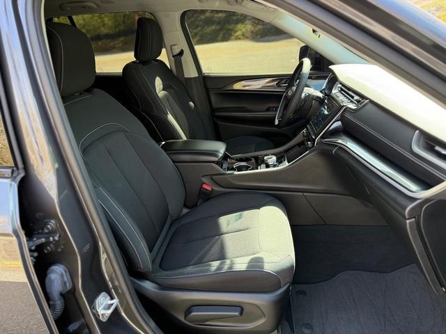 used 2023 Jeep Grand Cherokee car, priced at $28,500