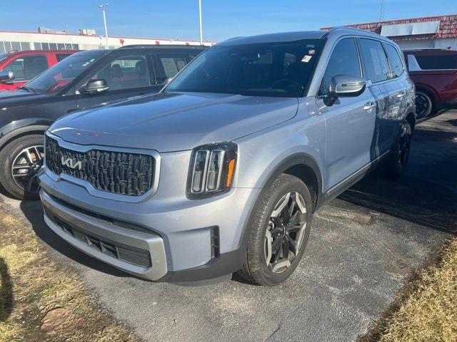 used 2023 Kia Telluride car, priced at $30,362