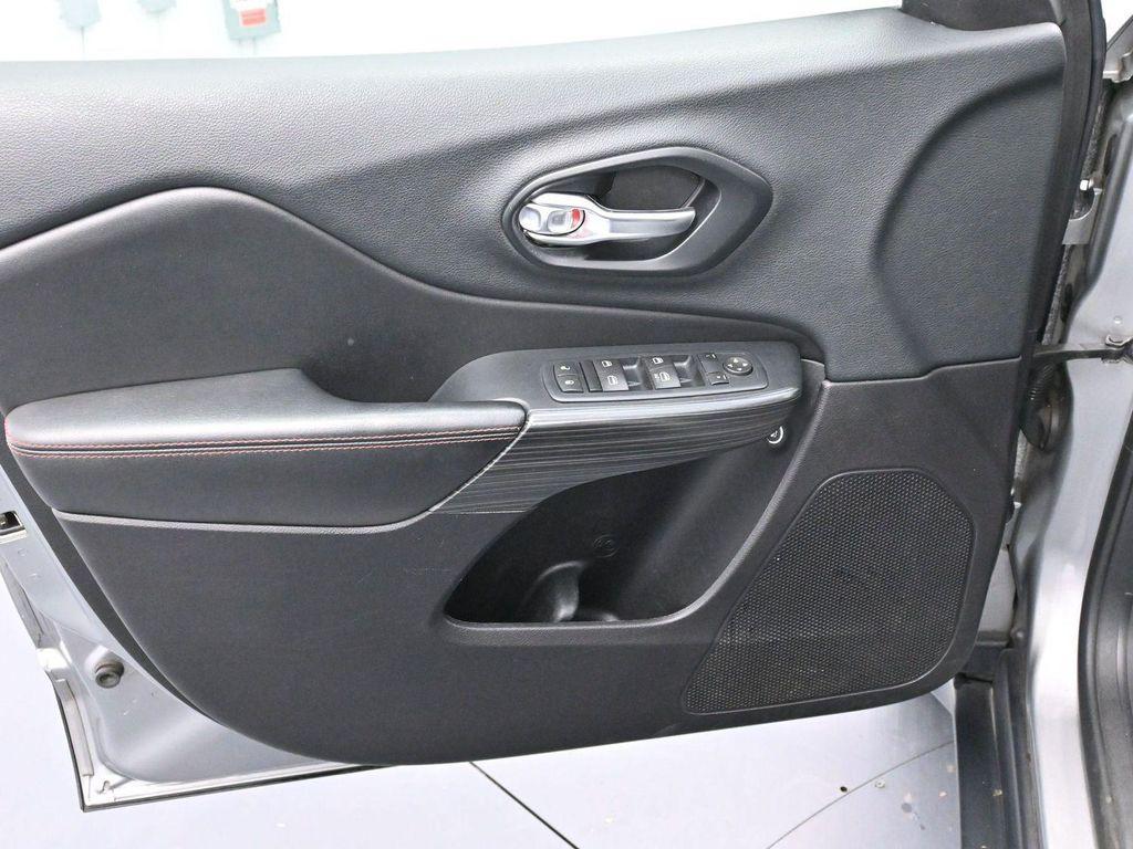 used 2015 Jeep Cherokee car, priced at $11,000