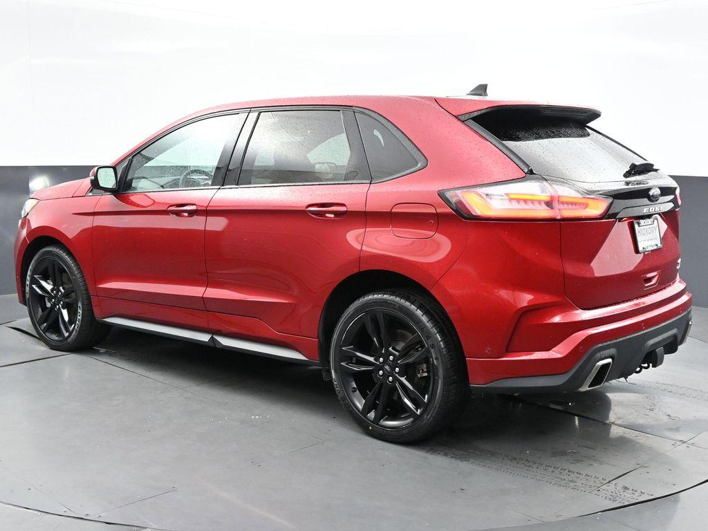 2022 Rapid Red Metallic Tinted Clearcoat Ford Edge