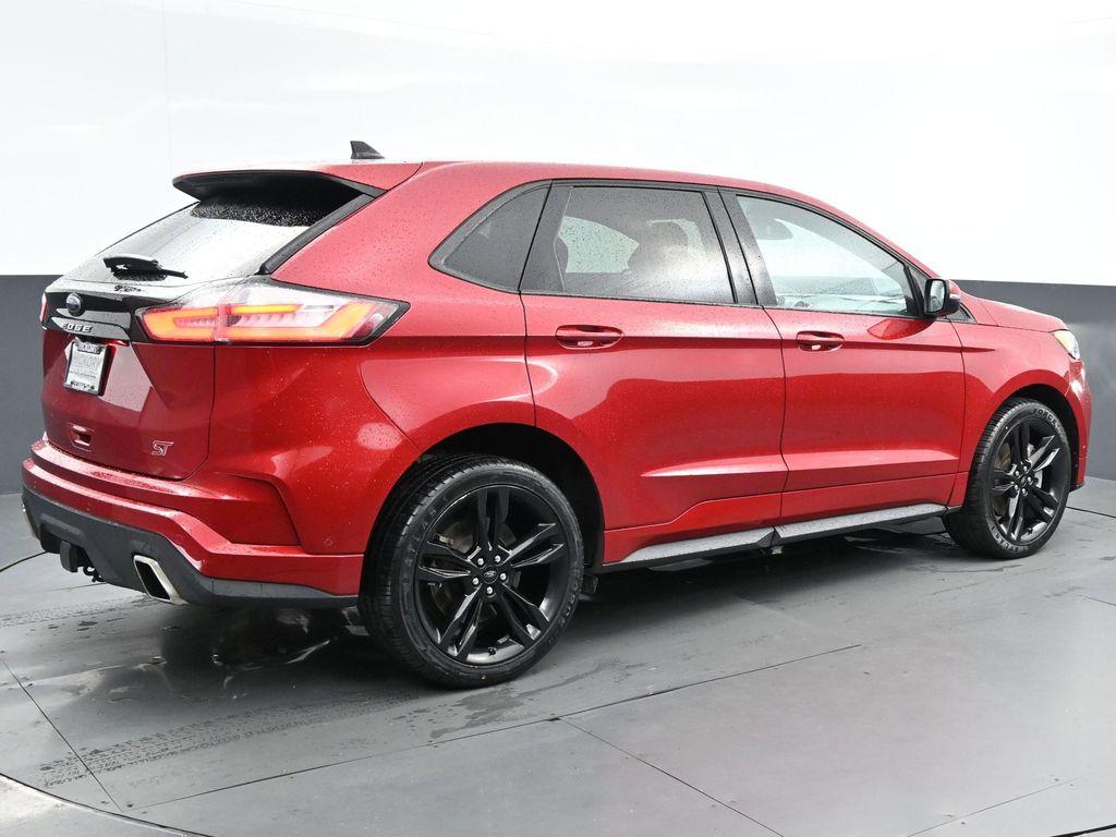 2022 Rapid Red Metallic Tinted Clearcoat Ford Edge