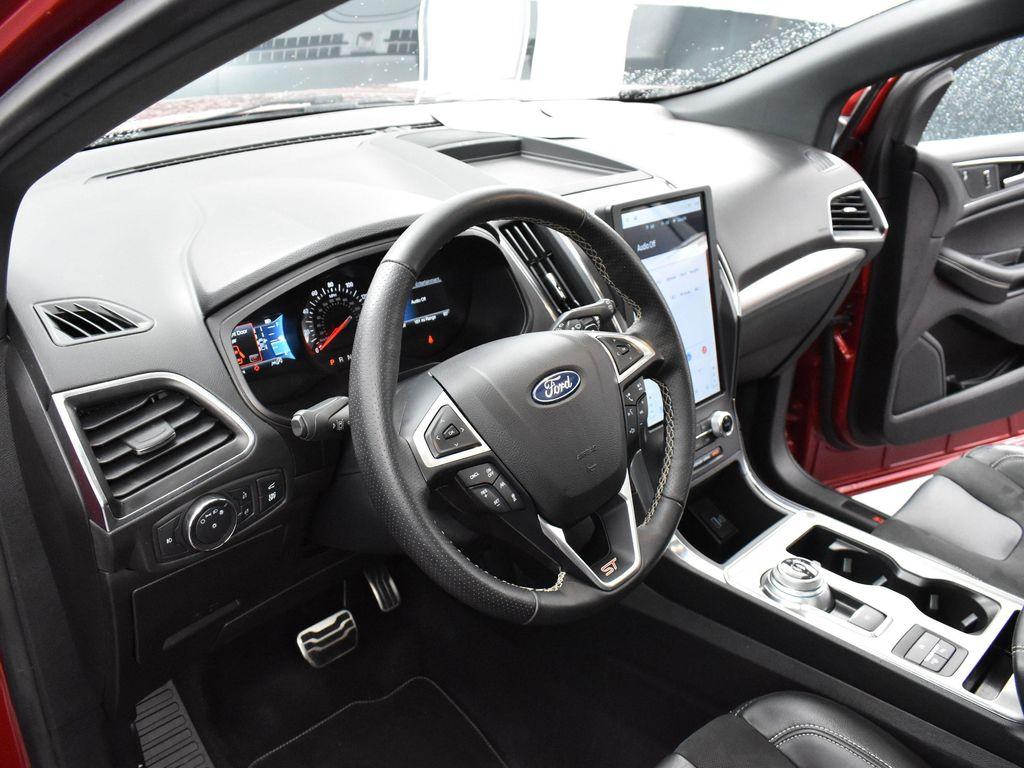 2022 Rapid Red Metallic Tinted Clearcoat Ford Edge