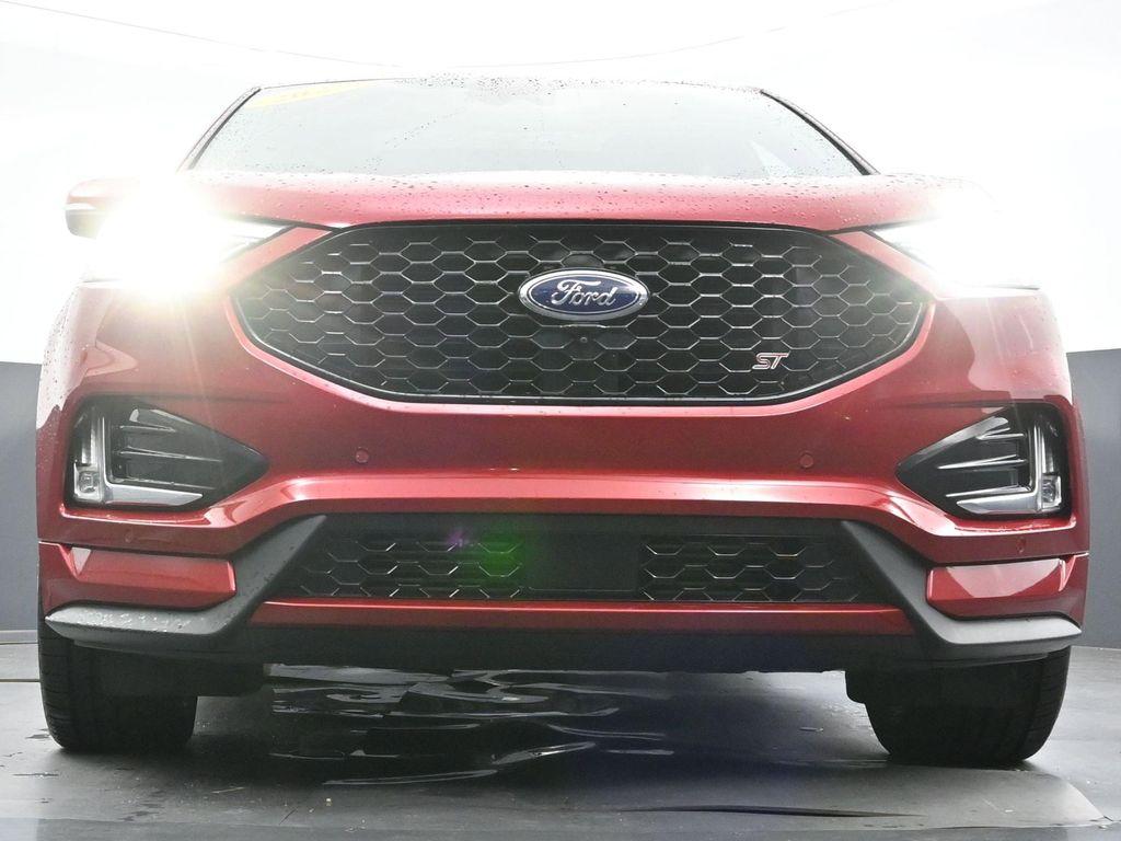 2022 Rapid Red Metallic Tinted Clearcoat Ford Edge
