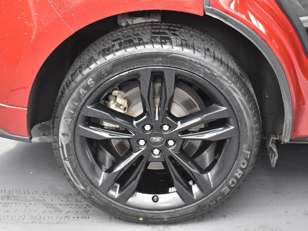 2022 Rapid Red Metallic Tinted Clearcoat Ford Edge