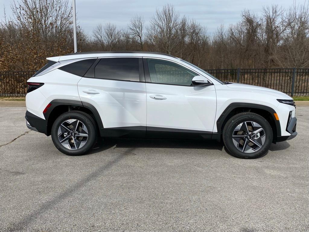new 2026 Hyundai TUCSON Hybrid car, priced at $35,526