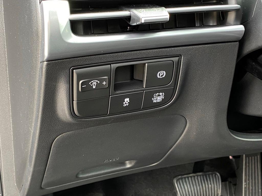 new 2026 Hyundai TUCSON Hybrid car, priced at $32,678