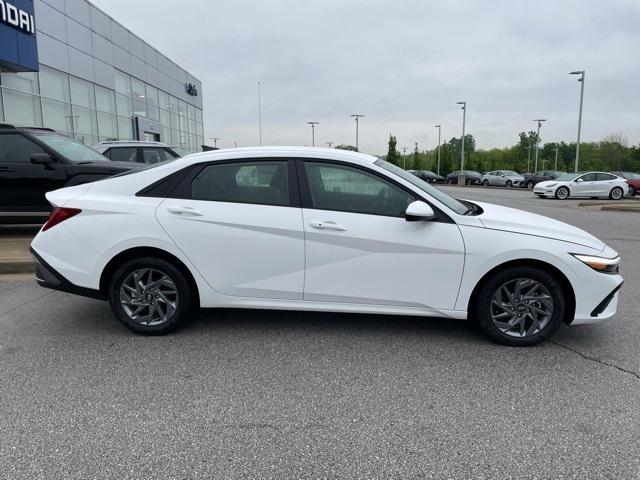 new 2025 Hyundai ELANTRA HEV car, priced at $23,613