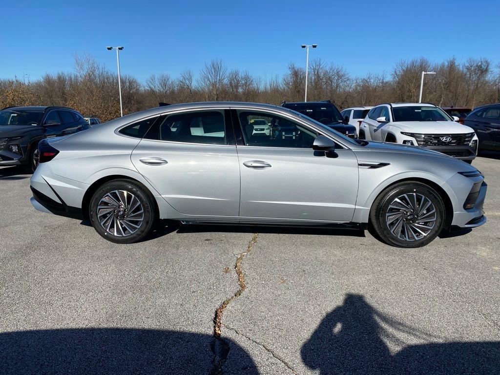 new 2026 Hyundai Sonata Hybrid car, priced at $32,800