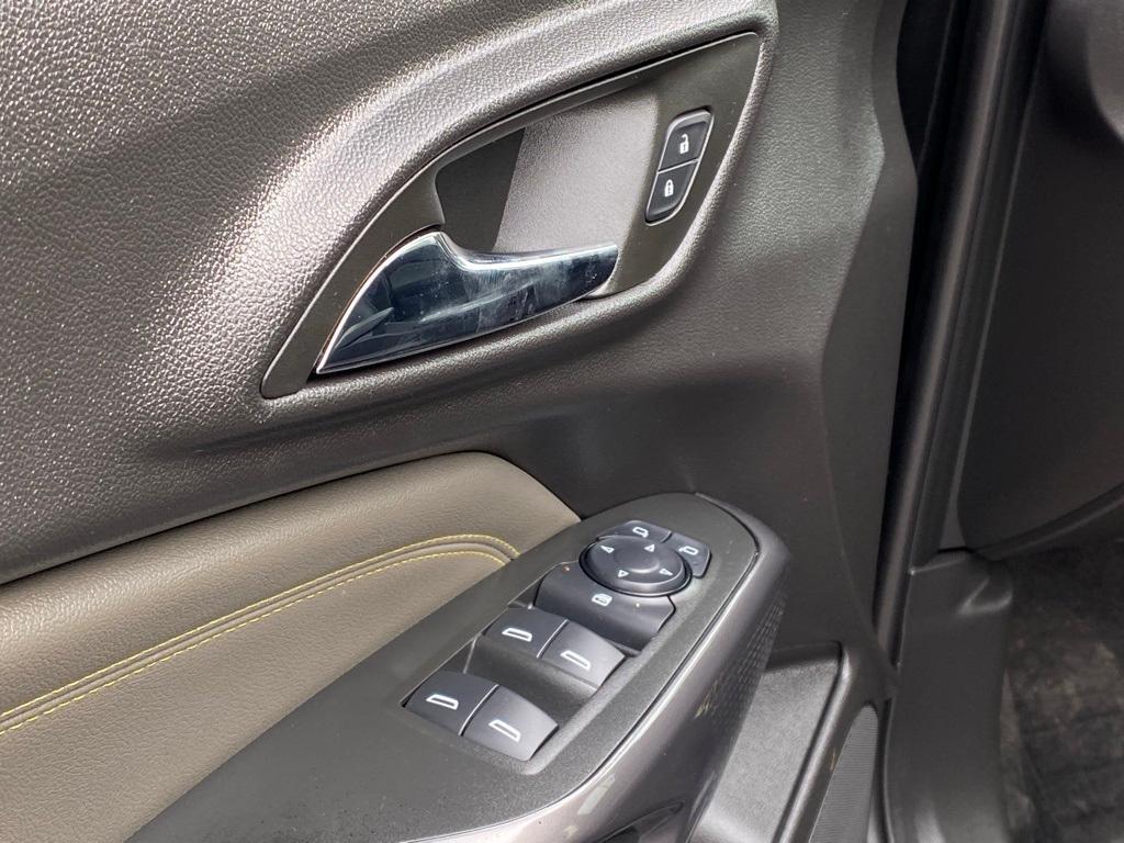 used 2025 Chevrolet Trax car, priced at $25,868