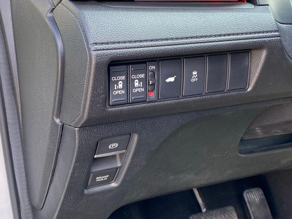 used 2025 Honda Odyssey car, priced at $38,947