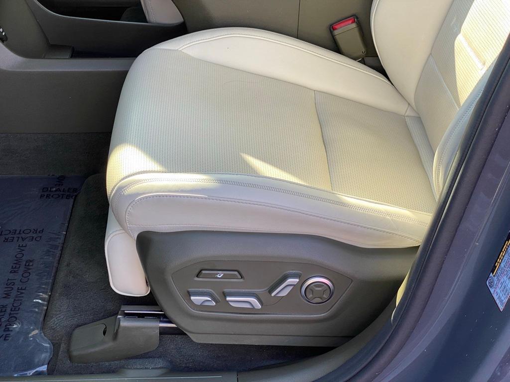 used 2024 Hyundai Santa Fe car, priced at $36,543