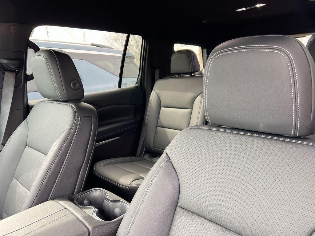 new 2026 Chevrolet Traverse car, priced at $48,125