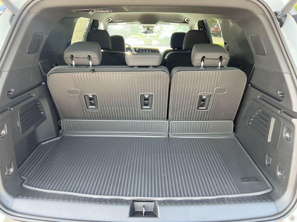 new 2026 Chevrolet Traverse car, priced at $42,427