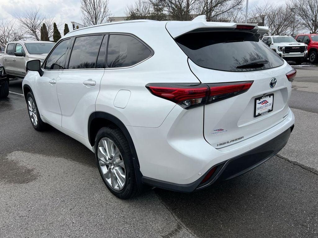 used 2022 Toyota Highlander Hybrid car, priced at $35,500