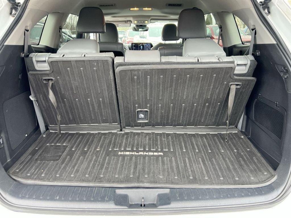 used 2022 Toyota Highlander Hybrid car, priced at $35,500