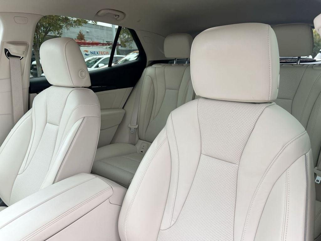 used 2023 Buick Envision car, priced at $29,500