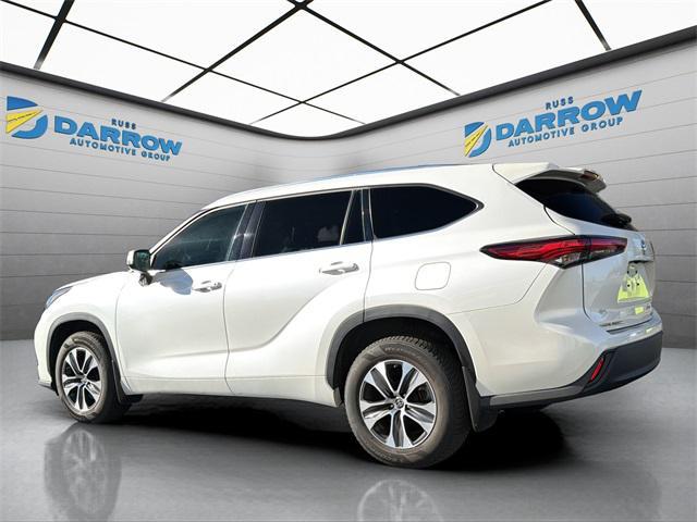 used 2021 Toyota Highlander car, priced at $28,829