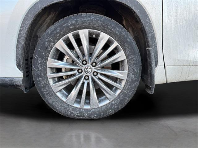 used 2020 Toyota Highlander car, priced at $34,800