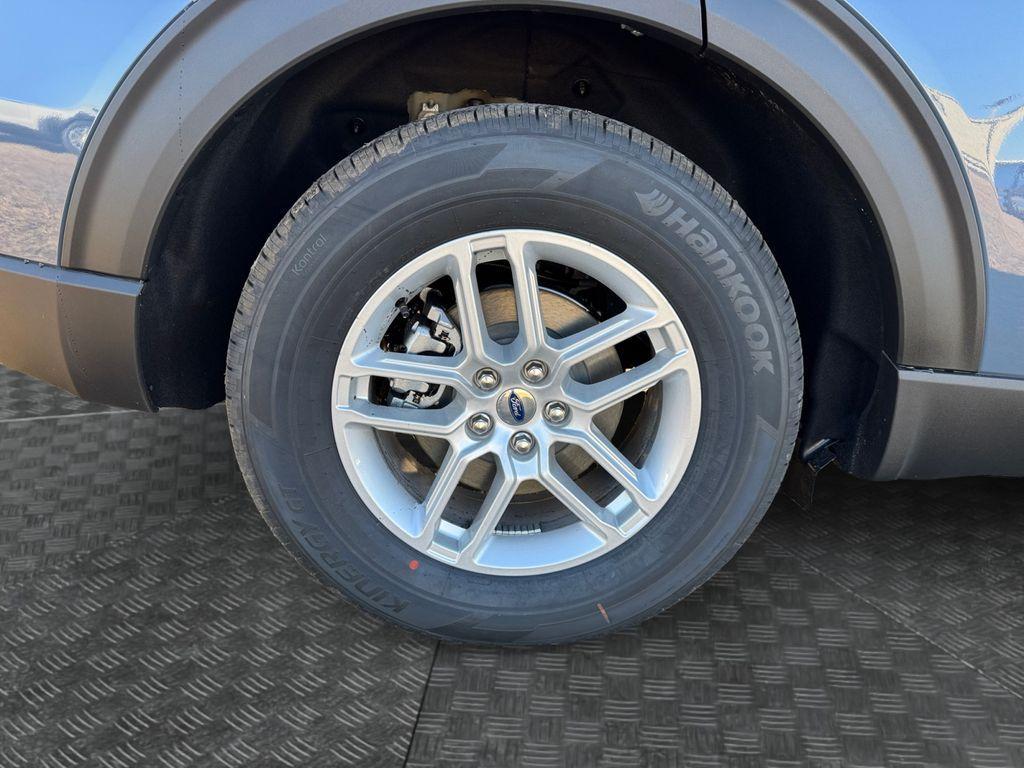 new 2026 Ford Explorer car, priced at $42,781