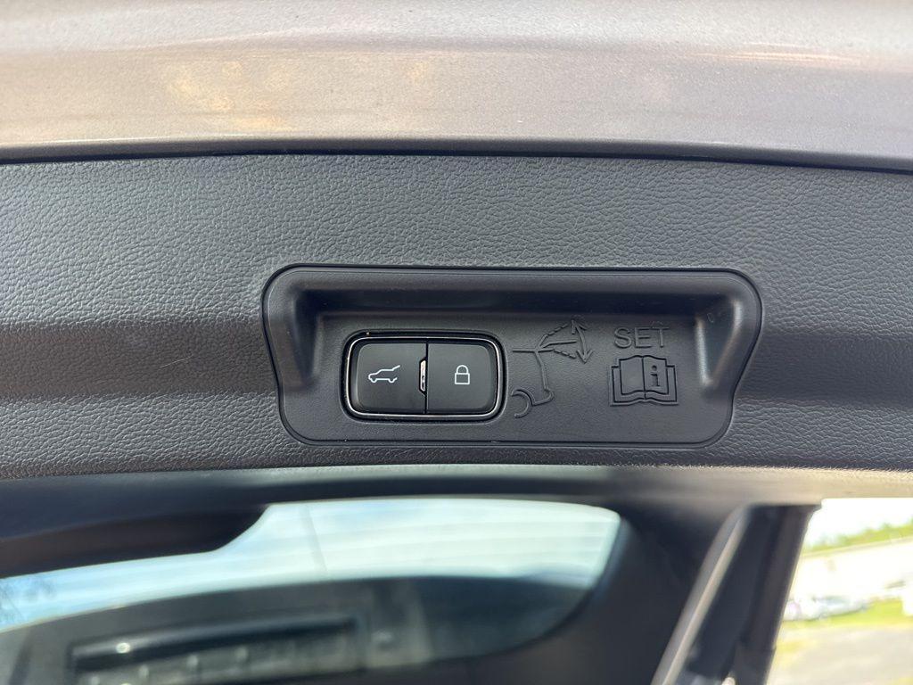 used 2022 Ford Explorer car, priced at $27,990