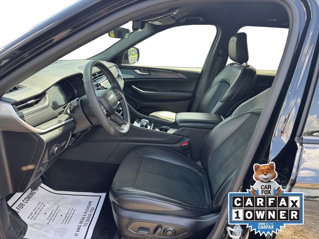 used 2025 Jeep Grand Cherokee car, priced at $35,099