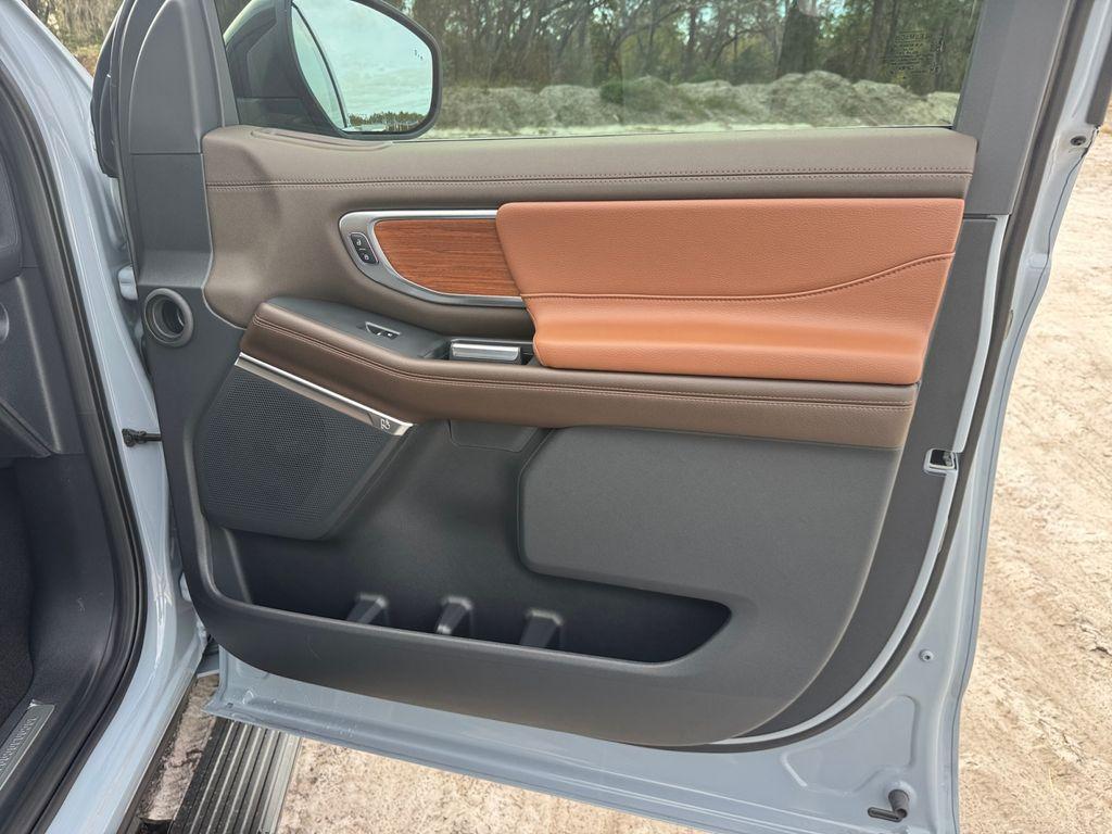 new 2025 Ford Expedition car, priced at $86,089