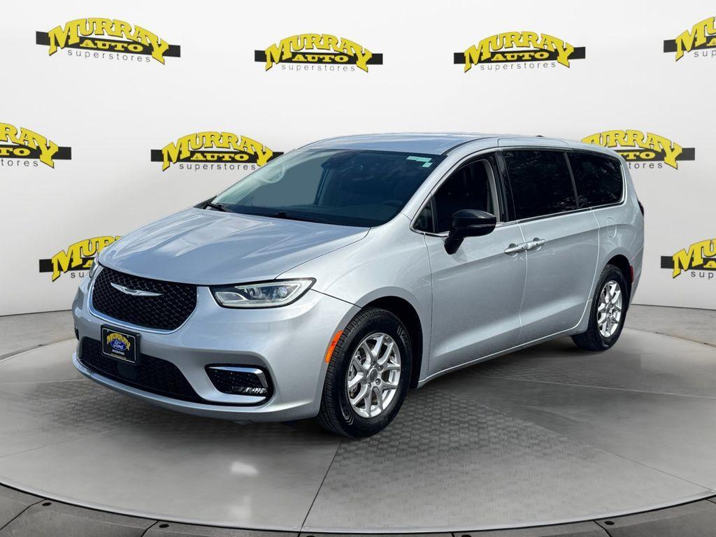 used 2024 Chrysler Pacifica car, priced at $27,987