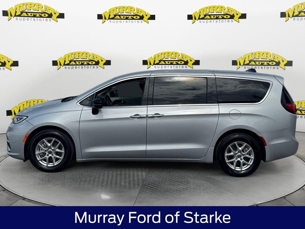 used 2024 Chrysler Pacifica car, priced at $27,649