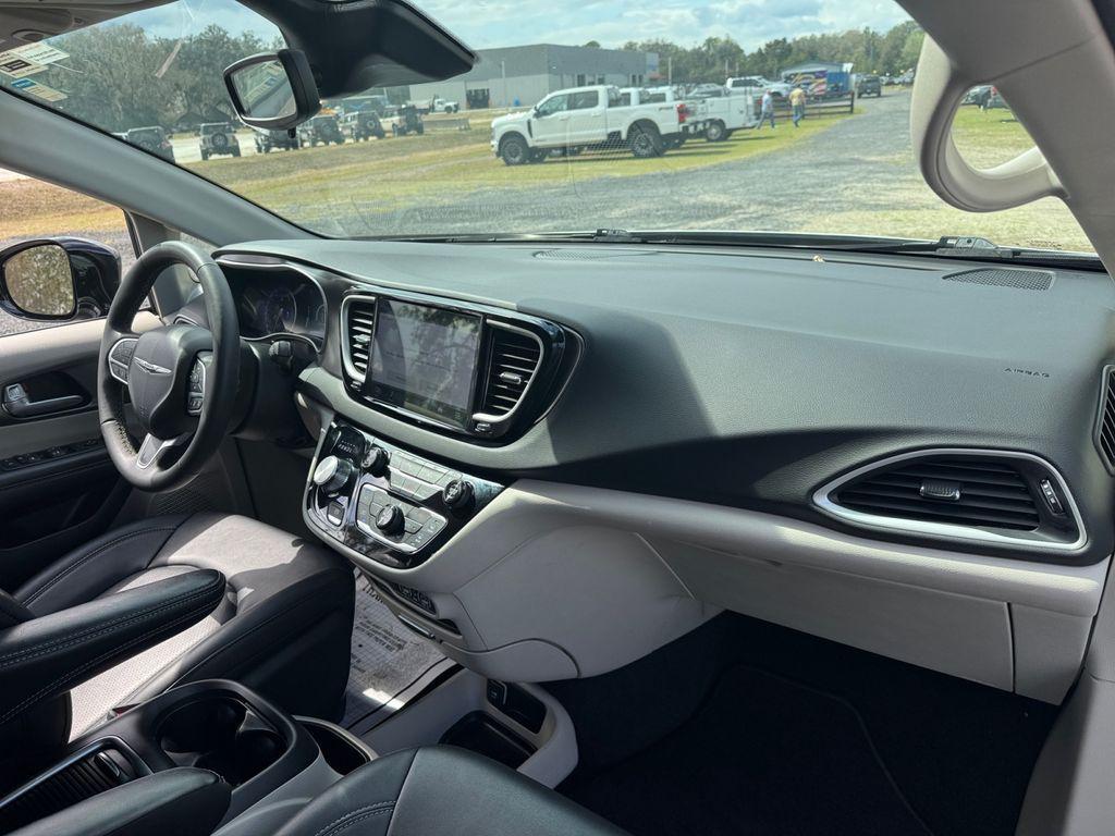 used 2024 Chrysler Pacifica car, priced at $27,987