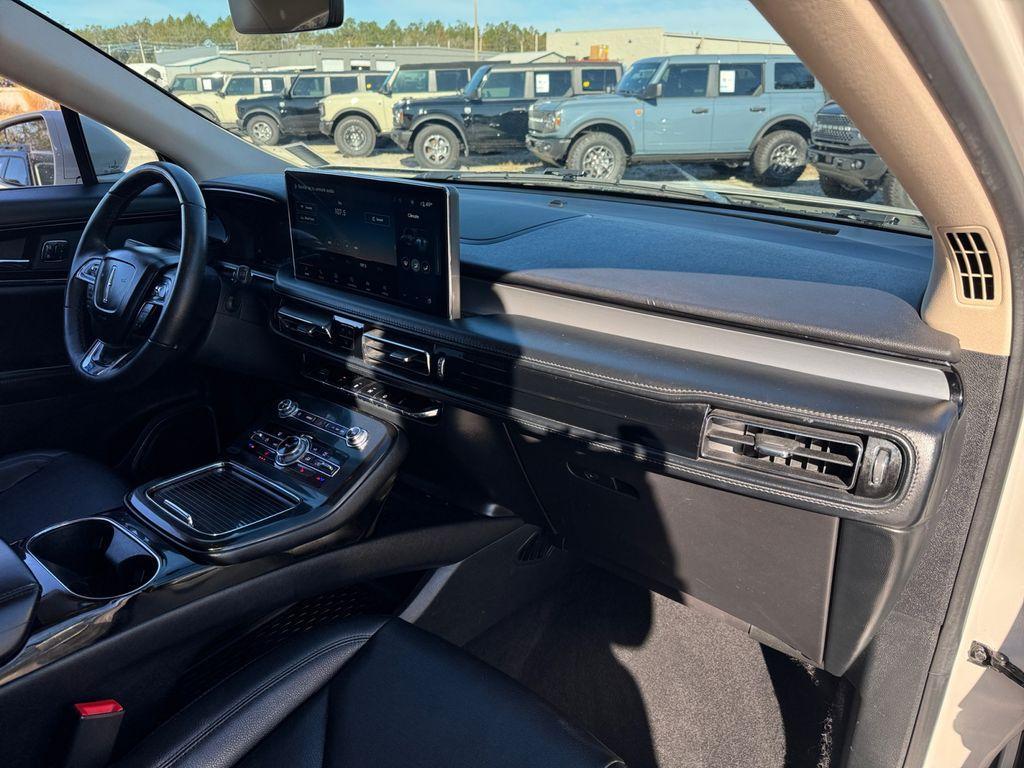 used 2022 Lincoln Nautilus car, priced at $27,293