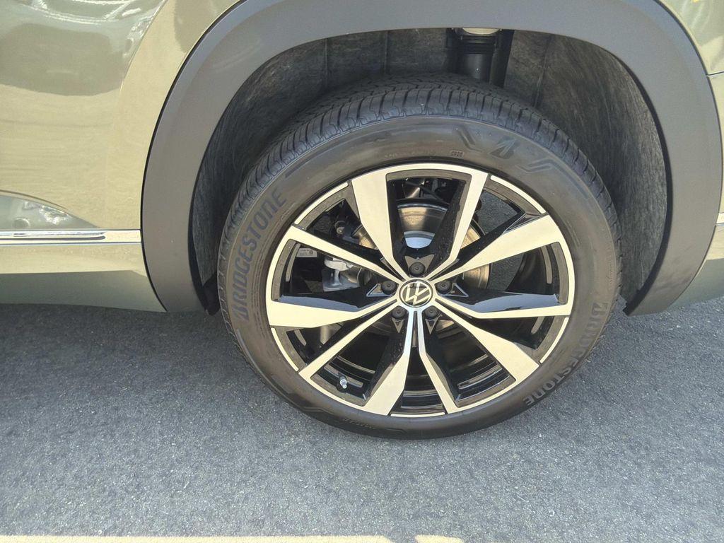 new 2026 Volkswagen Atlas car, priced at $57,305